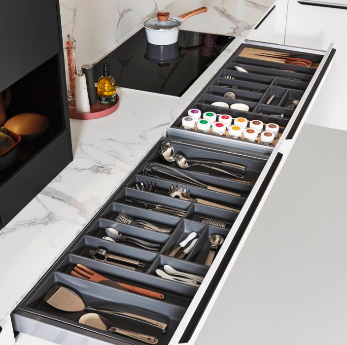 almacenamiento a medida: organizadores de cajones y accesorios de cocina