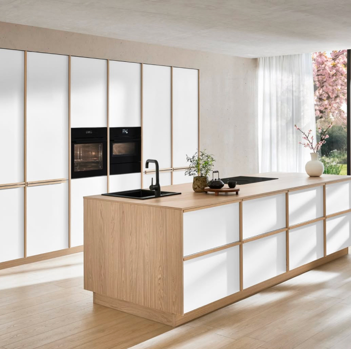 combinación colores para cocina: blanco y madera